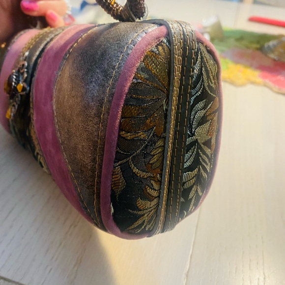 Mary Frances hardshell bag- purple , pewter colors EUC - Picture 6 of 10